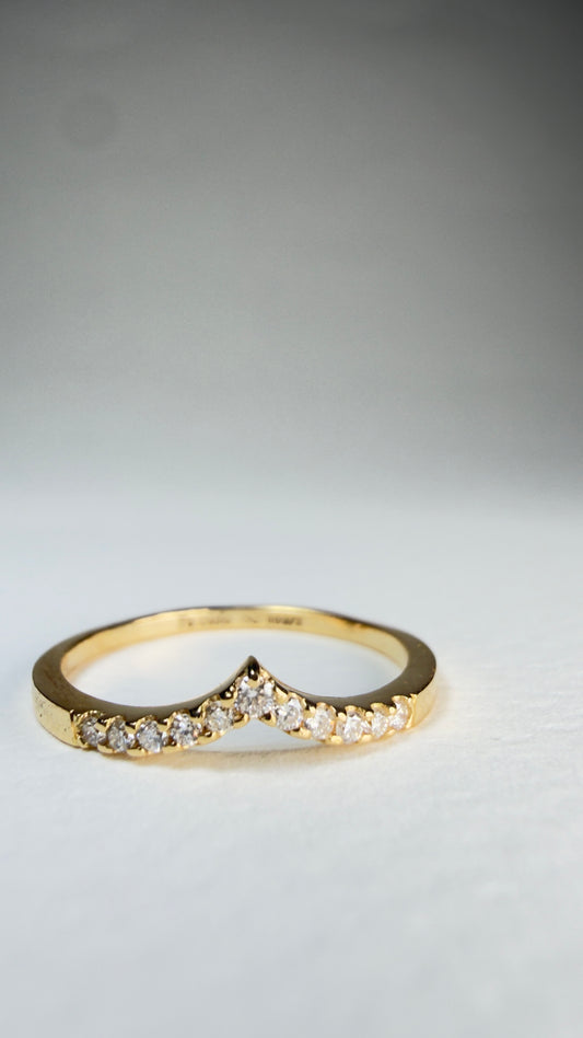 Anillo corona de princesa y 11 diamantes en Oro 18k
