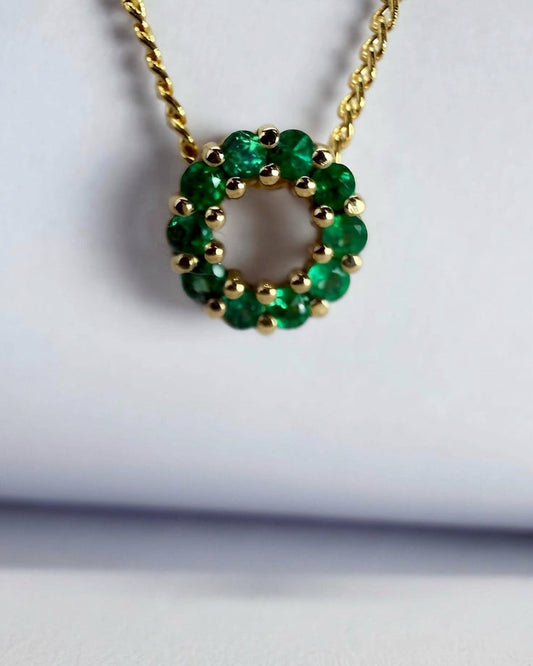 Dije y cadena de Halo de Esmeraldas Colombianas | Oro 18k