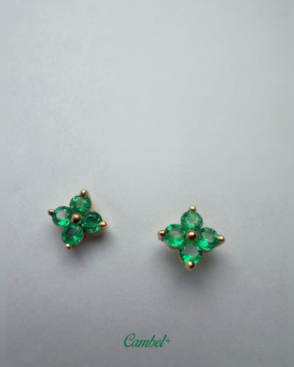 Aretes Flor en Oro 18k con Esmeraldas Colombianas