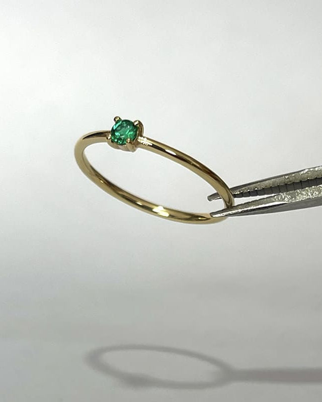 Anillo Solitario con Esmeralda | Oro 18k