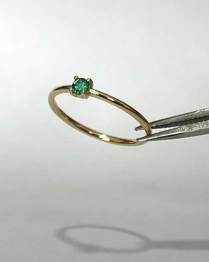 Anillo Solitario con Esmeralda | Oro 18k